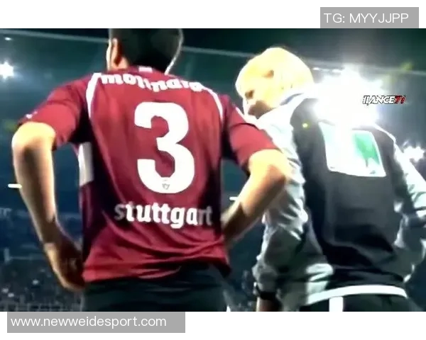 杜兰特与美女记者互动频频邀请共赏比赛后共享烧烤时光