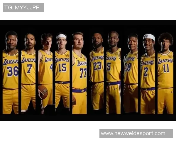 湖人训练场景曝光斯玛特紧逼八村里夫斯全力防守展现团队默契 湖人训练场景曝光斯玛特紧逼八村里夫斯全力防守展现团队默契