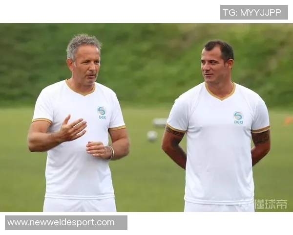 俄罗斯前主帅批评斯坦科维奇情绪化导致球员紧张影响表现 俄罗斯前主帅批评斯坦科维奇情绪化导致球员紧张影响表现