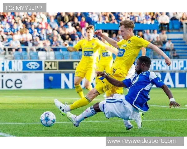 因暴雨导致球场积水严重欧协联一场比赛被迫中断引发关注