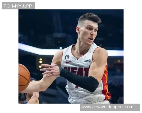 希罗上半场表现出色下半场失常仅得0分球队遭遇困境 希罗上半场表现出色下半场失常仅得0分球队遭遇困境