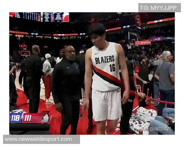 克林根默默塑造杨瀚森成长之路成为球队防守的重要基石 克林根默默塑造杨瀚森成长之路成为球队防守的重要基石